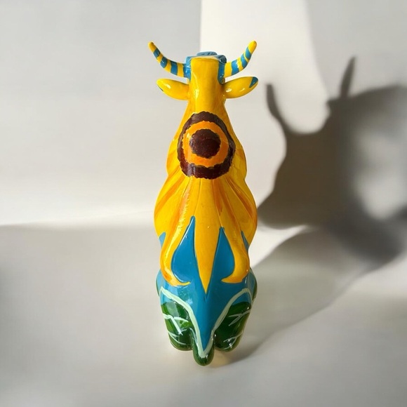 Cow Parade Figurine Yellow & Blue Floral Design Multicolor Display Piece. NIB - Picture 3 of 6